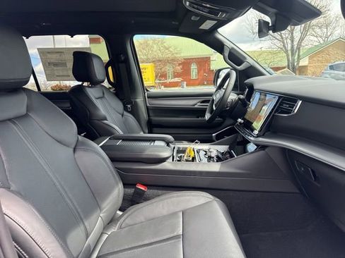 New 2026 Jeep Grand Wagoneer Limited AWD/4WD image 10