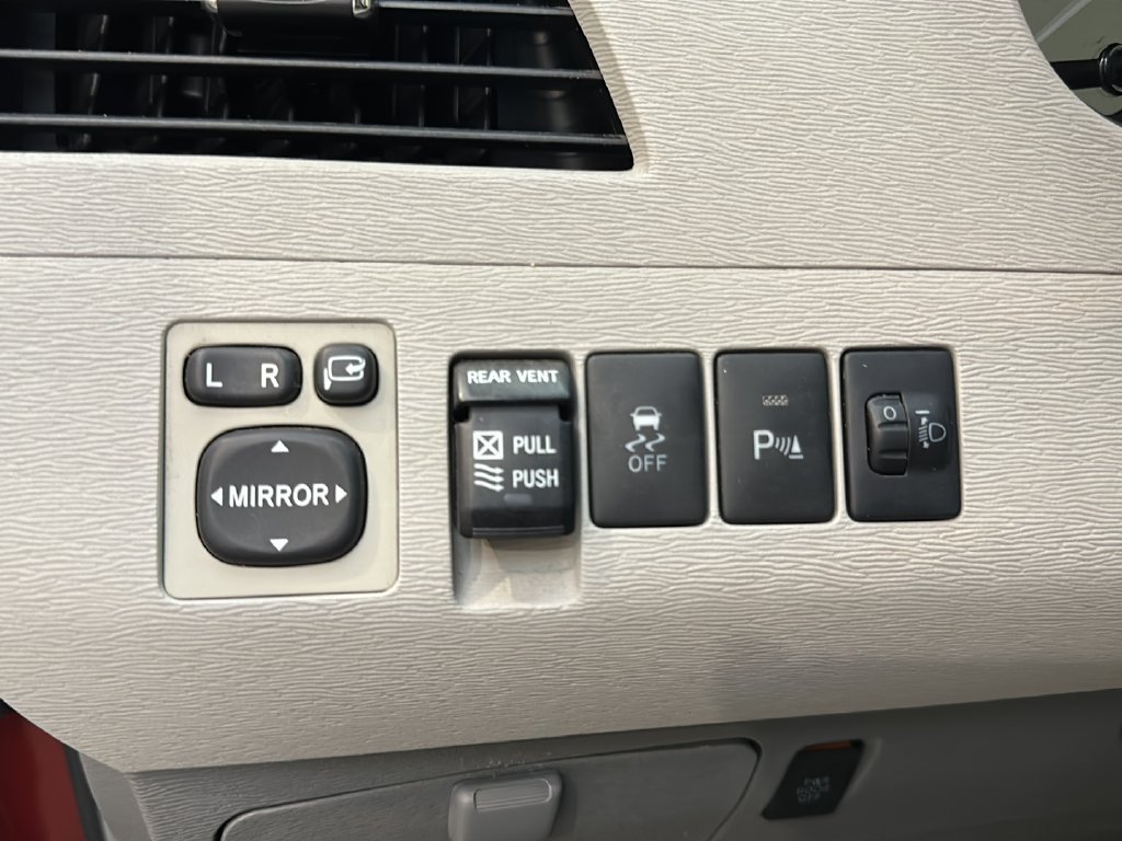 Used 2011 Toyota Sienna Limited AWD/4WD image 36