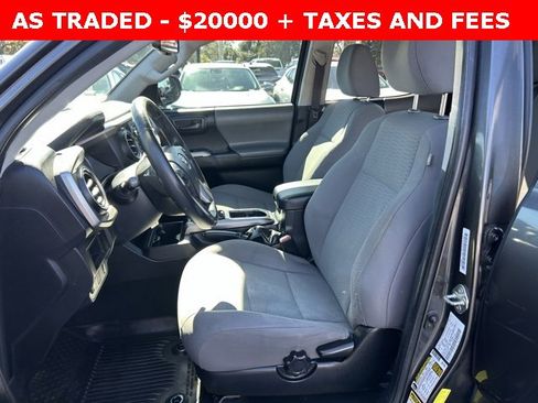 Used 2017 Toyota Tacoma TRD Sport image 14
