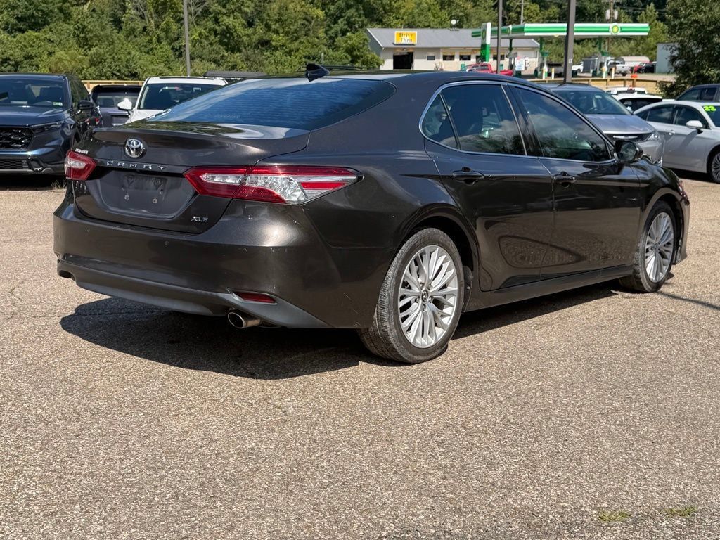 Used 2018 Toyota Camry XLE w/ Audio Package FWD image 5