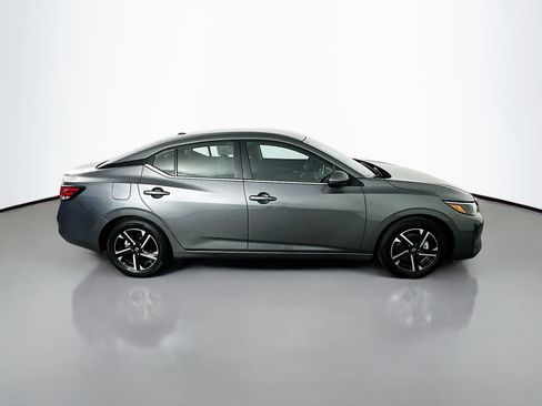Used 2025 Nissan Sentra SV FWD image 8