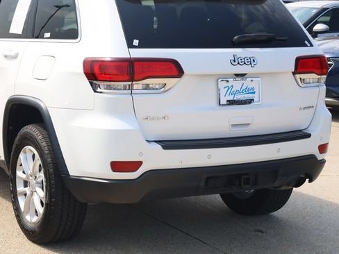 Used 2022 Jeep Grand Cherokee Laredo E AWD/4WD image 8