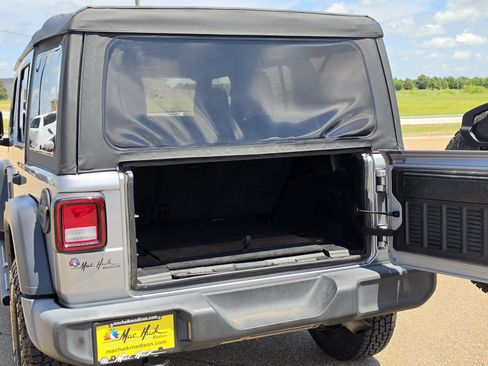 Used 2021 Jeep Wrangler Unlimited Sport AWD/4WD image 33