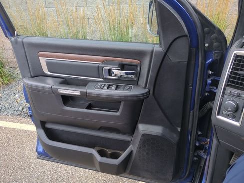 Used 2014 RAM 1500 Laramie w/ Convenience Group AWD/4WD image 5