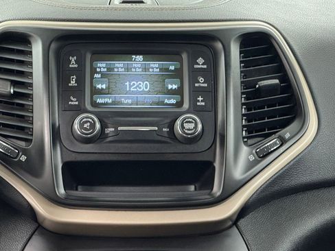 Used 2014 Jeep Cherokee Sport AWD/4WD image 16