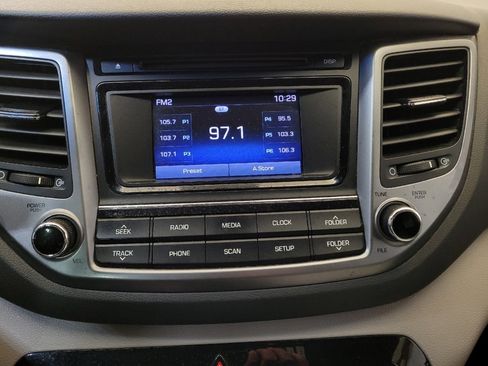 Used 2018 Hyundai Tucson SE image 25