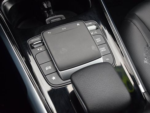 Certified 2022 Mercedes-Benz GLB 250 image 26