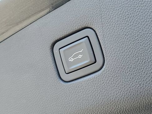 Certified 2019 Chevrolet Blazer LT FWD image 30