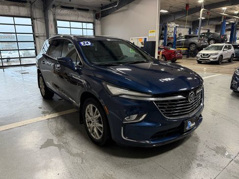 Used 2024 Buick Enclave Premium w/ Experience Buick Package AWD/4WD image 4