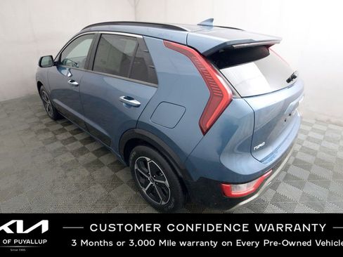 Certified 2024 Kia Niro SX image 7