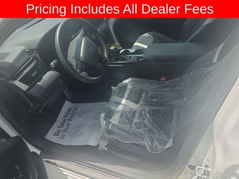 Used 2025 Toyota Camry SE FWD image 10