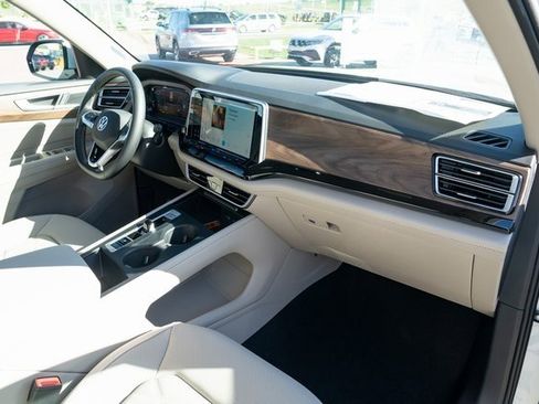 New 2026 Volkswagen Atlas SE image 38
