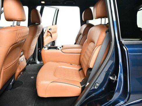 Used 2024 INFINITI QX80 Sensory AWD/4WD image 33