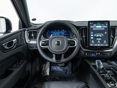 New 2026 Volvo XC60 B5 Ultra w/ Climate Package image 17