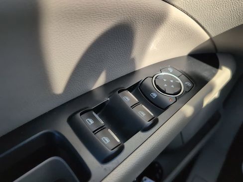 Used 2017 Ford Fusion SE image 23