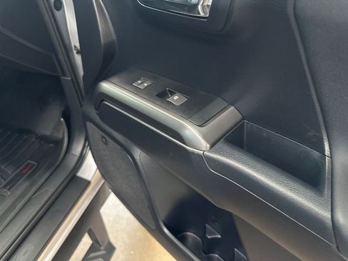 Used 2019 Toyota Tacoma TRD Sport image 98