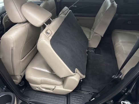 Used 2020 Honda Pilot Touring image 10