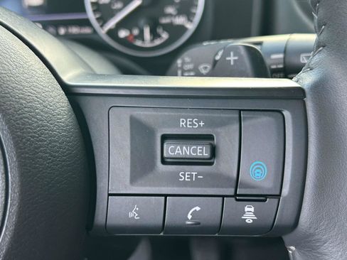 Used 2024 Nissan Rogue SV w/ SV Premium Package image 22