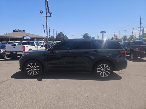Certified 2022 Ford Explorer ST-Line w/ Class IV Trailer Tow Package AWD/4WD image 2