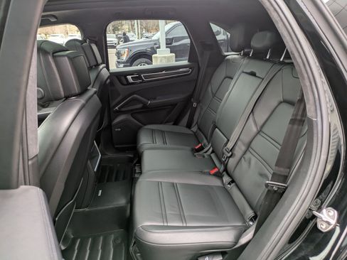 Used 2022 Porsche Cayenne GTS image 29