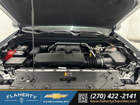 Used 2025 Chevrolet Colorado Z71 w/ Technology Package AWD/4WD image 16