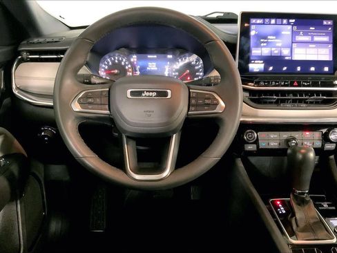 Used 2024 Jeep Compass Limited image 5