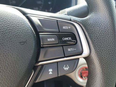 Used 2018 Honda Accord LX image 13