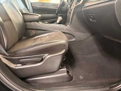 Used 2021 Jeep Grand Cherokee Limited AWD/4WD image 27