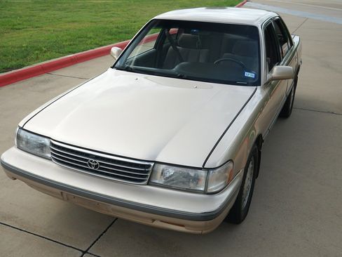Used 1991 Toyota Cressida RWD image 2