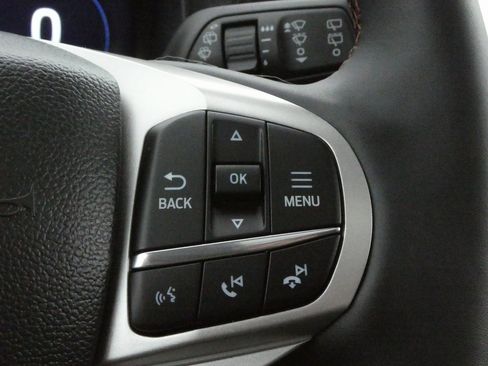 New 2025 Ford Explorer Active w/ Active Comfort Package image 13