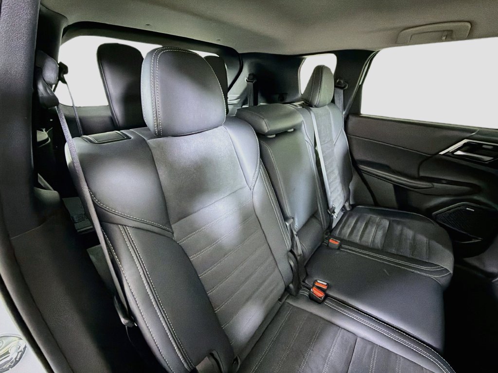 Used 2025 Mitsubishi Outlander SE AWD/4WD image 31