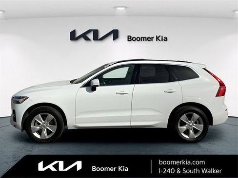 Used 2022 Volvo XC60 B5 Momentum image 8