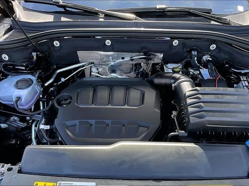 New 2026 Volkswagen Atlas Cross Sport SE FWD image 16