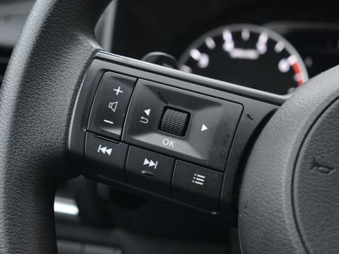 Used 2024 Nissan Rogue SV image 15