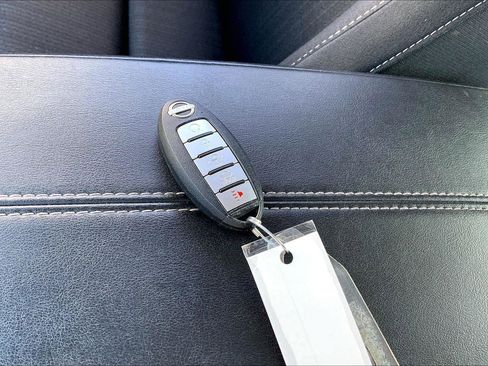 Used 2024 Nissan Altima 2.5 SV image 12