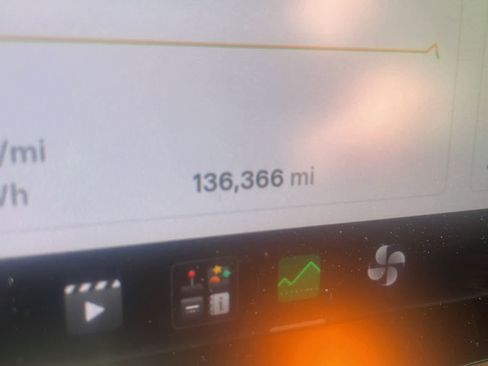 Used 2020 Tesla Model Y Long Range AWD/4WD image 3