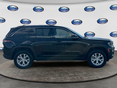 Used 2023 Jeep Grand Cherokee Limited AWD/4WD image 6