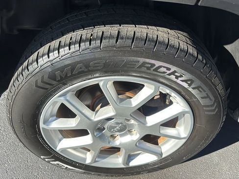 Used 2019 Jeep Renegade Latitude AWD/4WD image 33