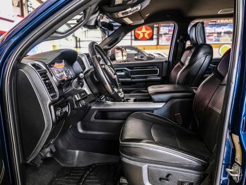 Used 2021 RAM 2500 Laramie w/ Night Edition AWD/4WD image 6