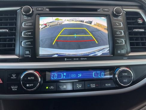 Used 2019 Toyota Highlander Limited image 20