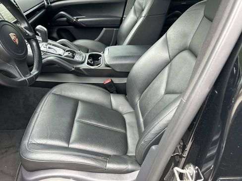 Used 2014 Porsche Cayenne image 17