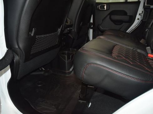 Used 2024 Jeep Wrangler Unlimited Rubicon image 43