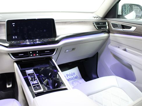 Used 2025 Volkswagen Atlas SEL Premium R-Line image 20