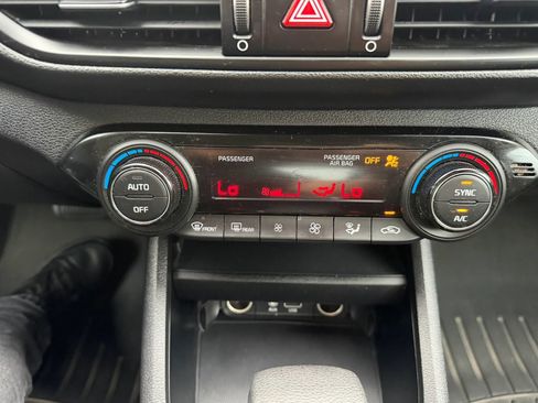 Used 2019 Kia Forte LXS FWD image 19