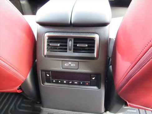 Used 2025 MAZDA CX-70 3.3 Turbo S w/ Premium Package image 33