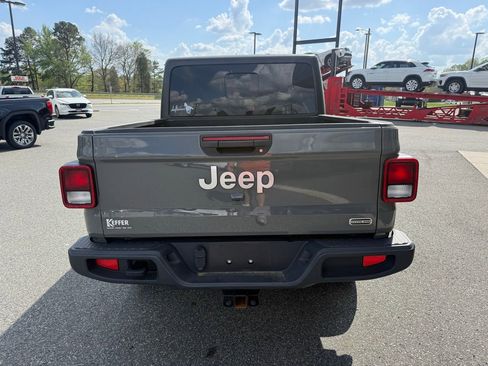 Used 2022 Jeep Gladiator Overland w/ Popular Equipment Package image 7
