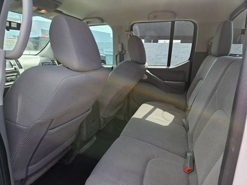 Used 2016 Nissan Frontier SV RWD image 10