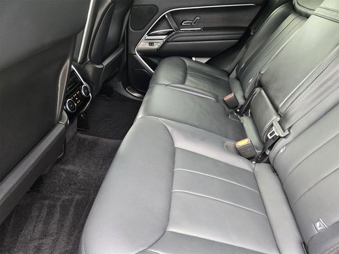 Used 2023 Land Rover Range Rover SE image 27