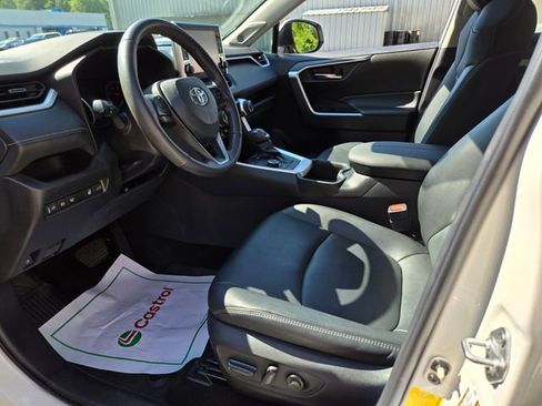 Used 2022 Toyota RAV4 XLE Premium AWD/4WD image 10