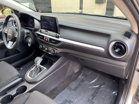 Used 2023 Kia Forte LXS w/ LXS Technology Package FWD image 13